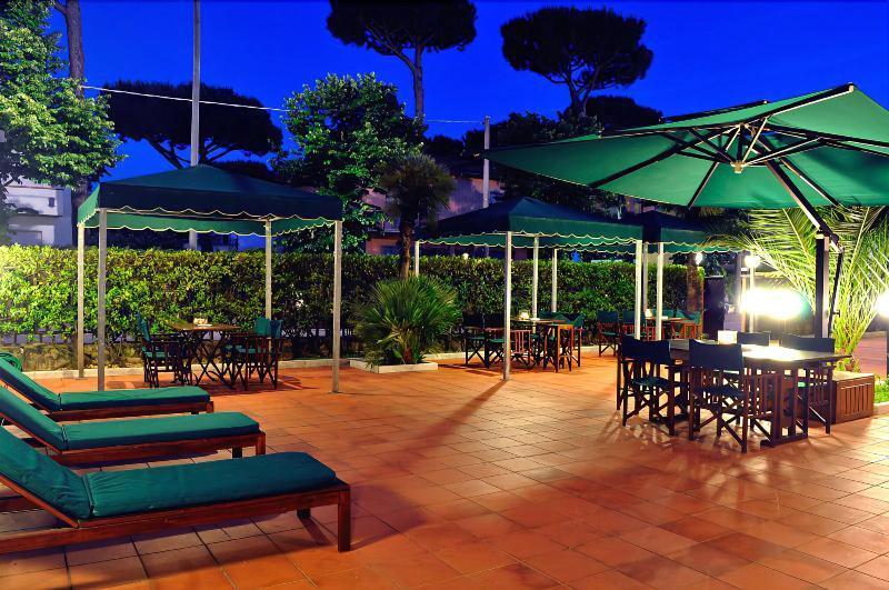 Hotel Liu Lido di Camaiore Buitenkant foto