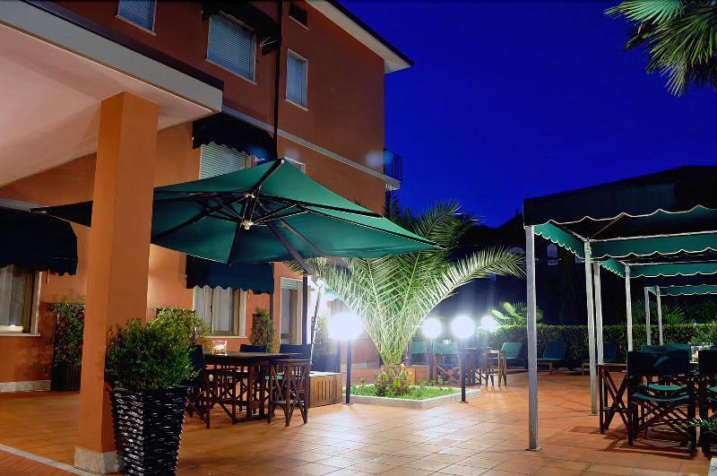 Hotel Liu Lido di Camaiore Buitenkant foto