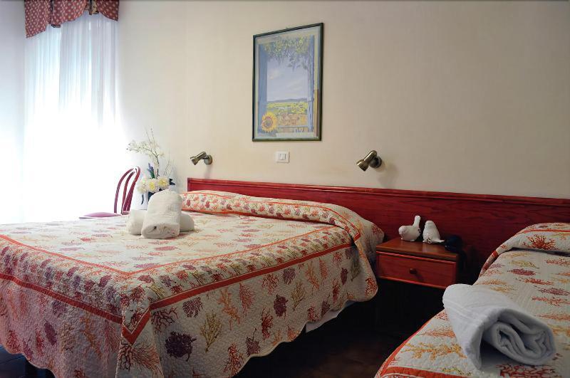 Hotel Liu Lido di Camaiore Buitenkant foto