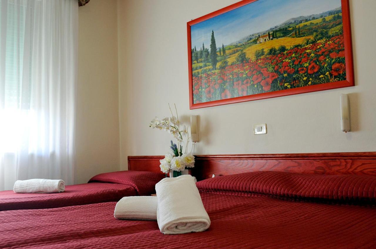 Hotel Liu Lido di Camaiore Buitenkant foto