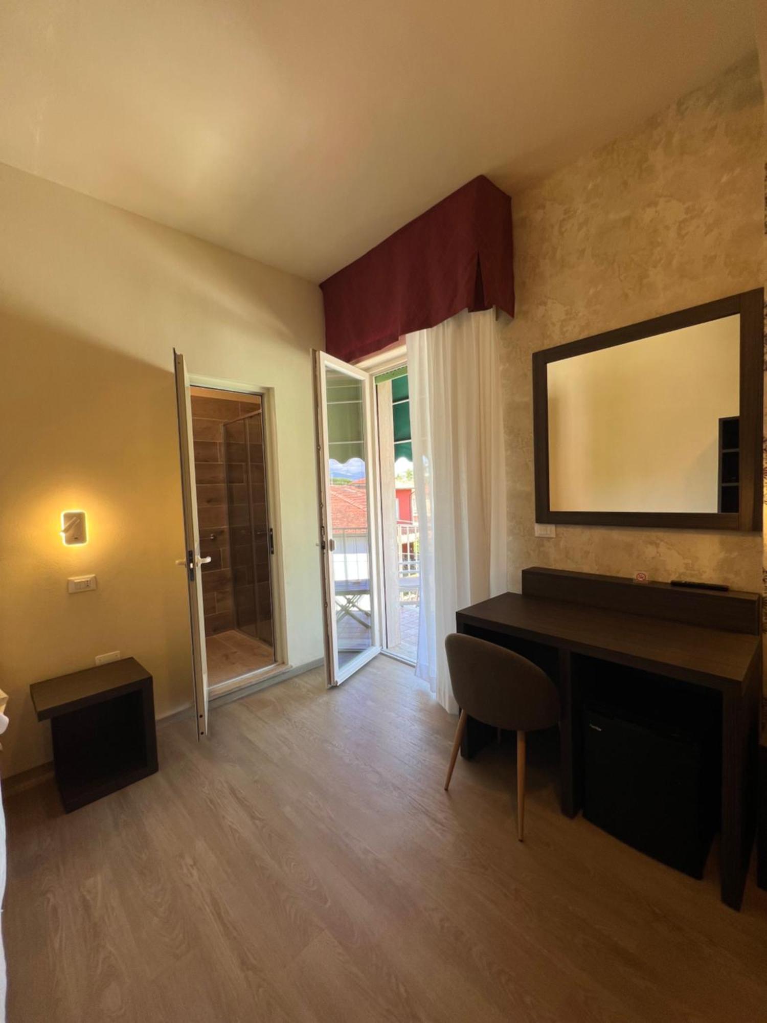 Hotel Liu Lido di Camaiore Buitenkant foto