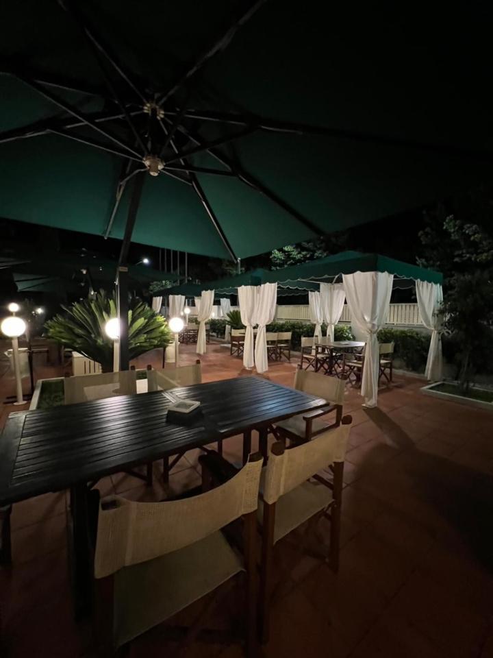 Hotel Liu Lido di Camaiore Buitenkant foto